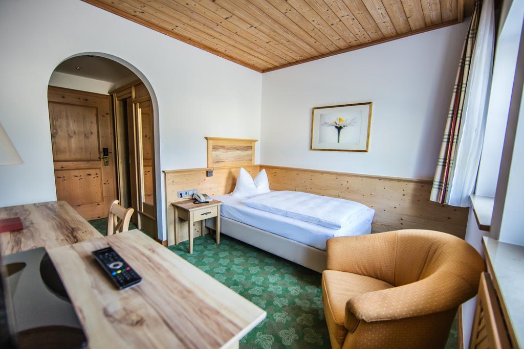 Glasl'S Landhotel Цорнединг Экстерьер фото