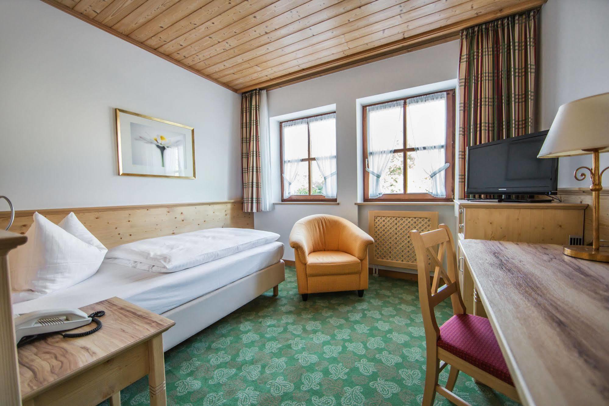 Glasl'S Landhotel Цорнединг Экстерьер фото