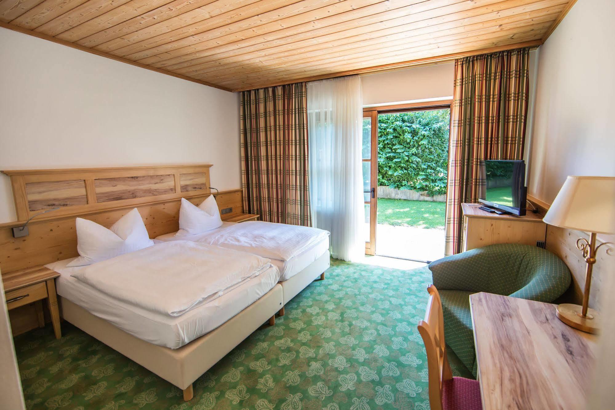 Glasl'S Landhotel Цорнединг Экстерьер фото